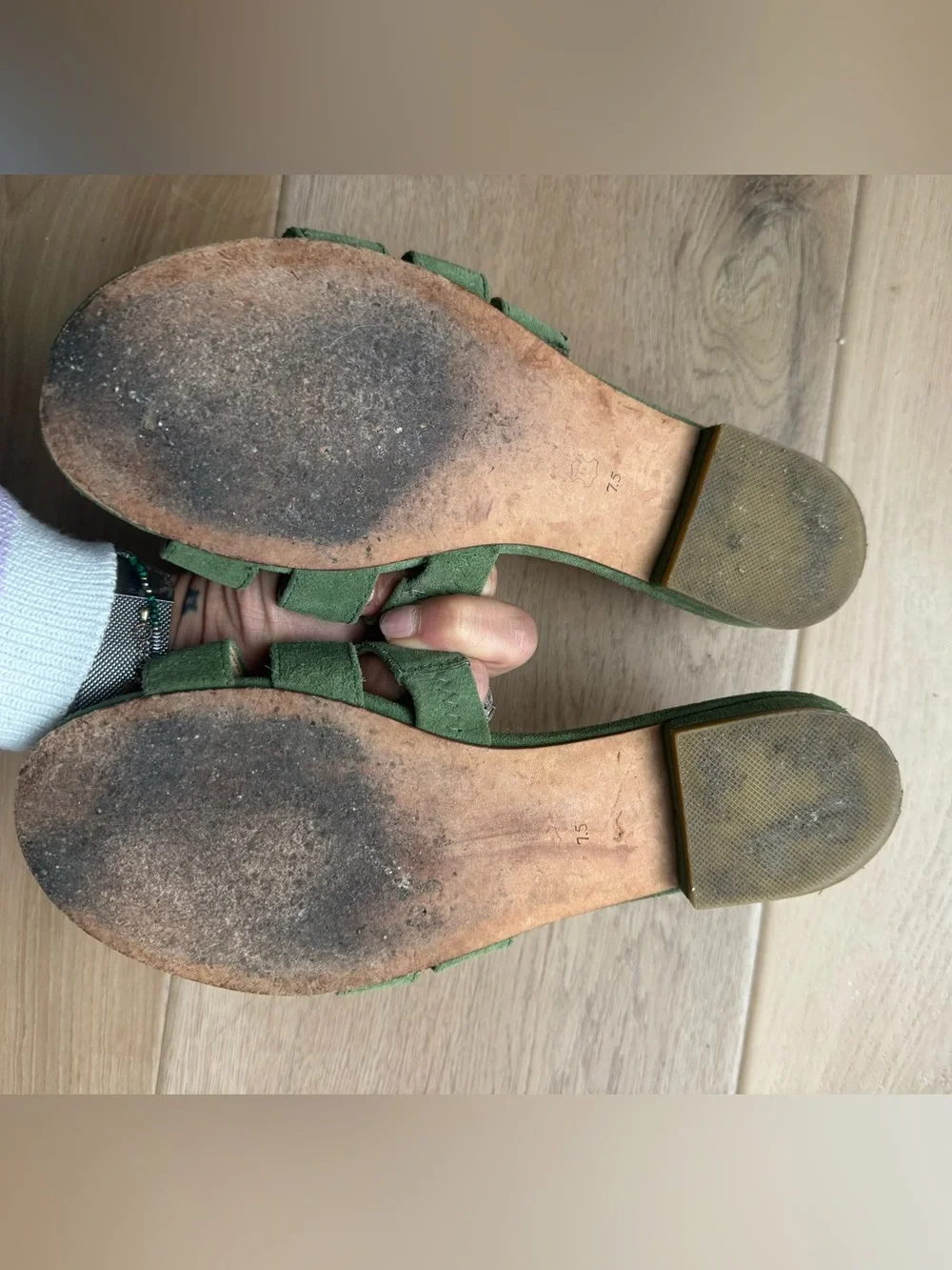 Ma’am Green Suede CJ Sandals Women’s Size 7.5